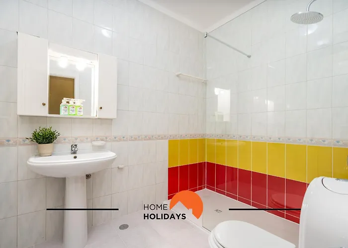 #180 T2 Ondas Do Mar By Holidays